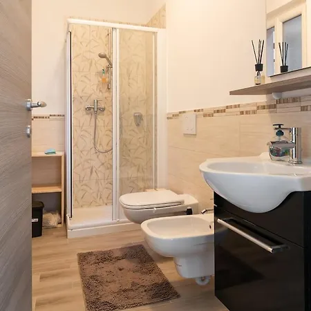 Dolcevita Apartment-your Vacation On Lakes 아파트 *